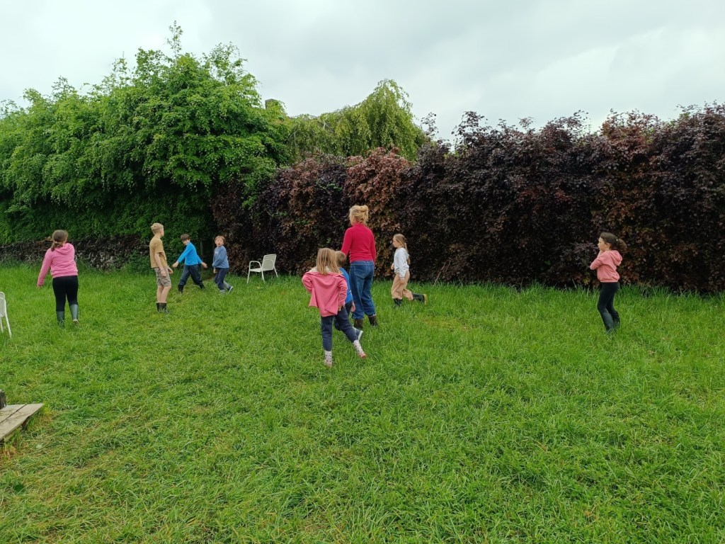 Stages enfants aux Jardins du Moulin à Vent et chez Catch your Life Sophrologie Namur.